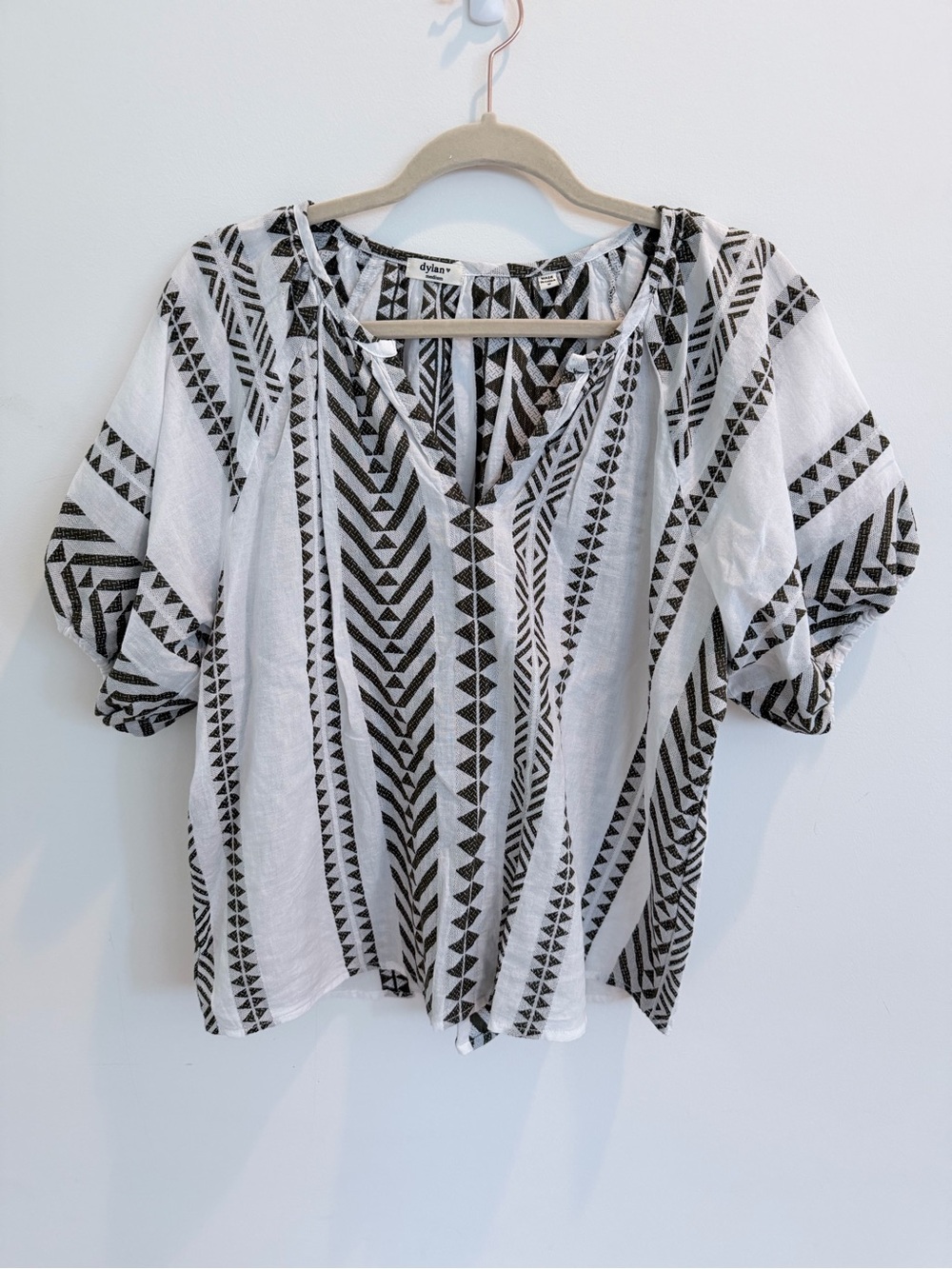 dylan Olive Green & White Geometric V-Blouse, Size Medium